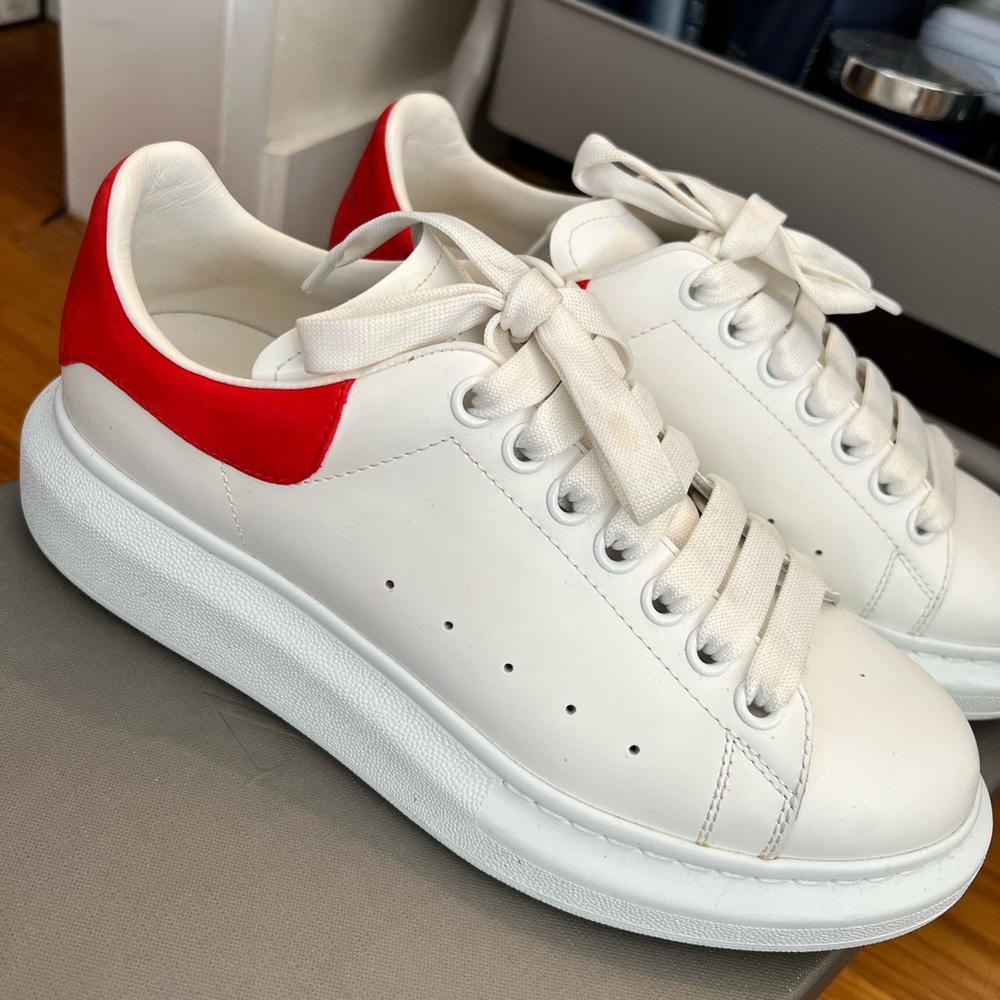 ALEXANDER MCQUEEN OVERSIZED SNEAKERS